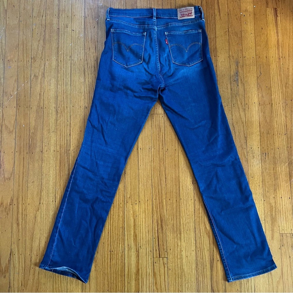 Levi’s - Picture 2 of 3
